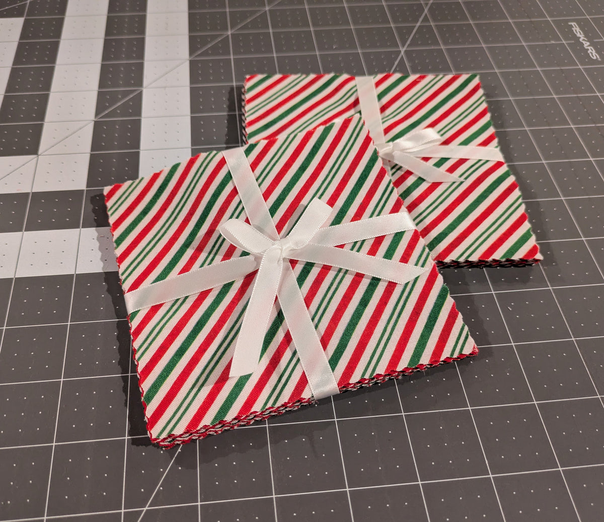 Peppermint Twist - Charm Pack