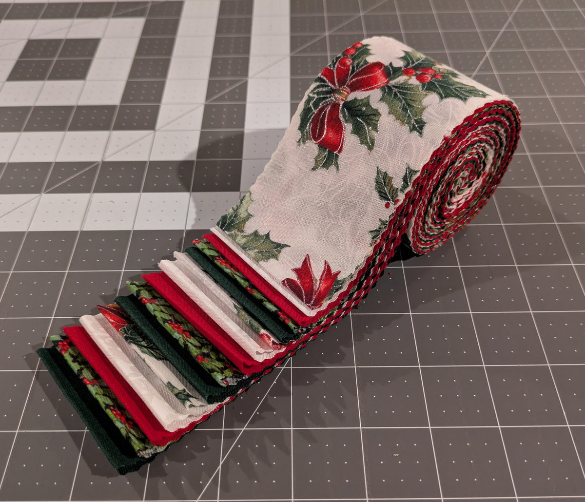 Holly & Bows - Mini Jelly Roll
