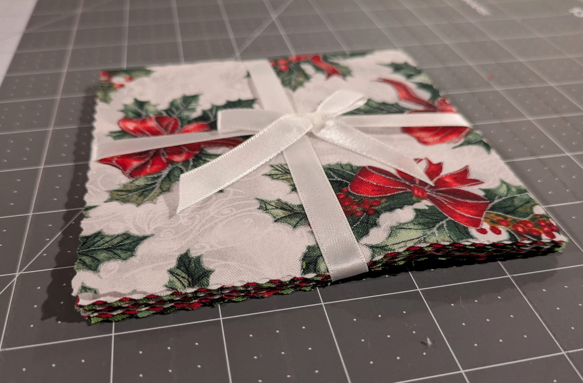 Holly & Bows - Charm Pack