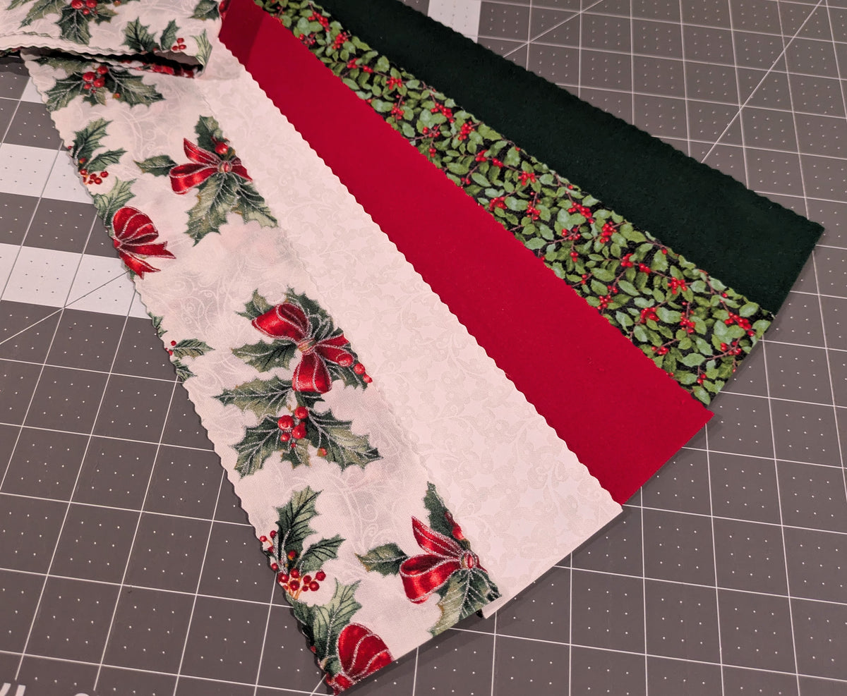 Holly & Bows - Mini Jelly Roll